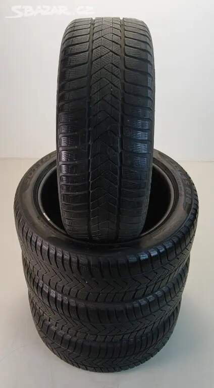 Zimní pneu PIRELLI 235/45 R18 94V