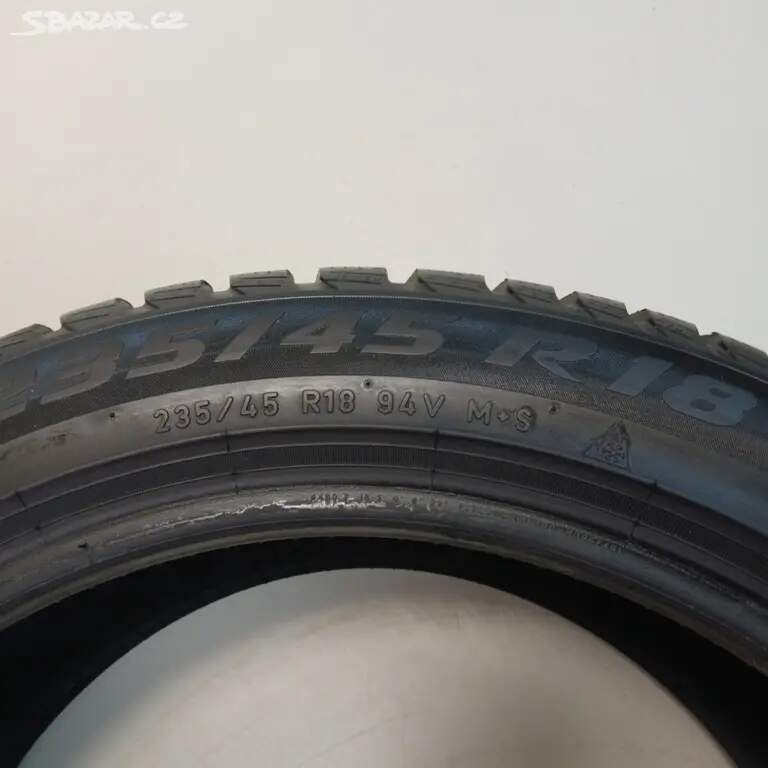Zimní pneu PIRELLI 235/45 R18 94V