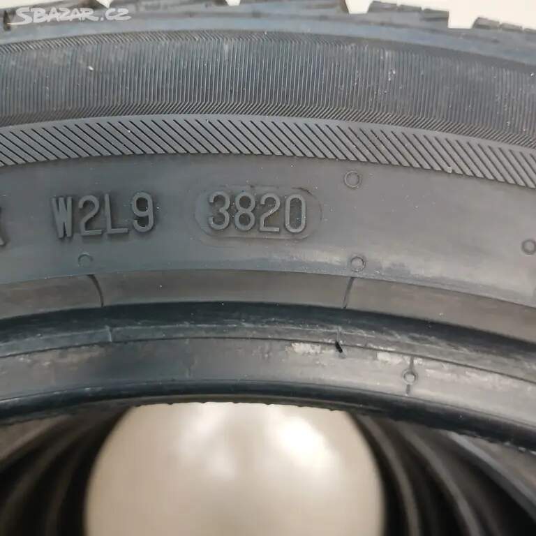 Zimní pneu BARUM 215/50 R18 92V