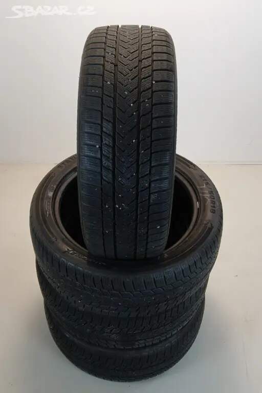 Zimní pneu GRIPMAX 215/50 R18 96V