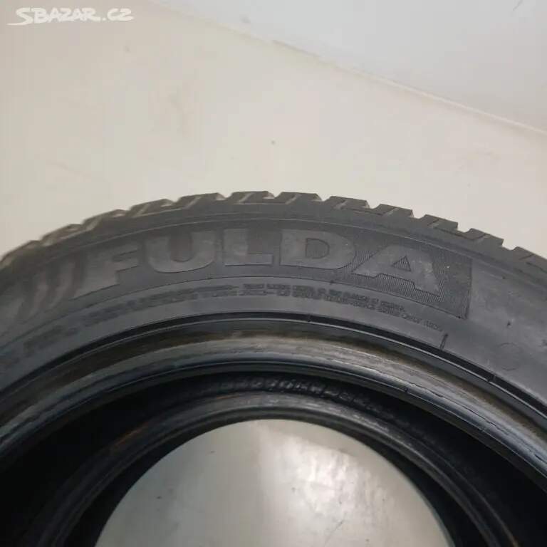 Zimní pneu FULDA + BRIDGESTONE 215/55 R17 98 V
