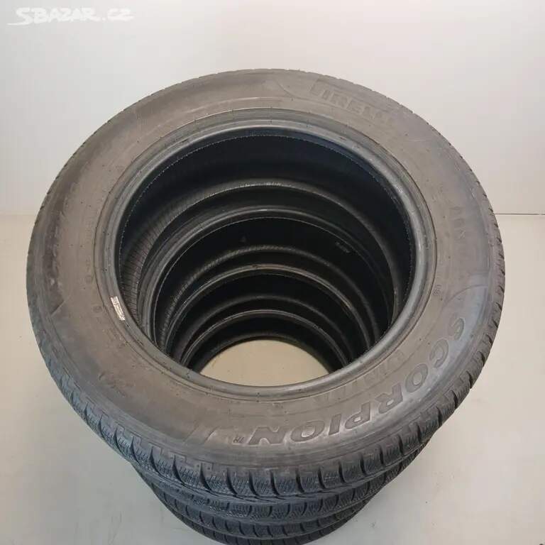 Zimní pneu PIRELLI 235/60 R18 103 V