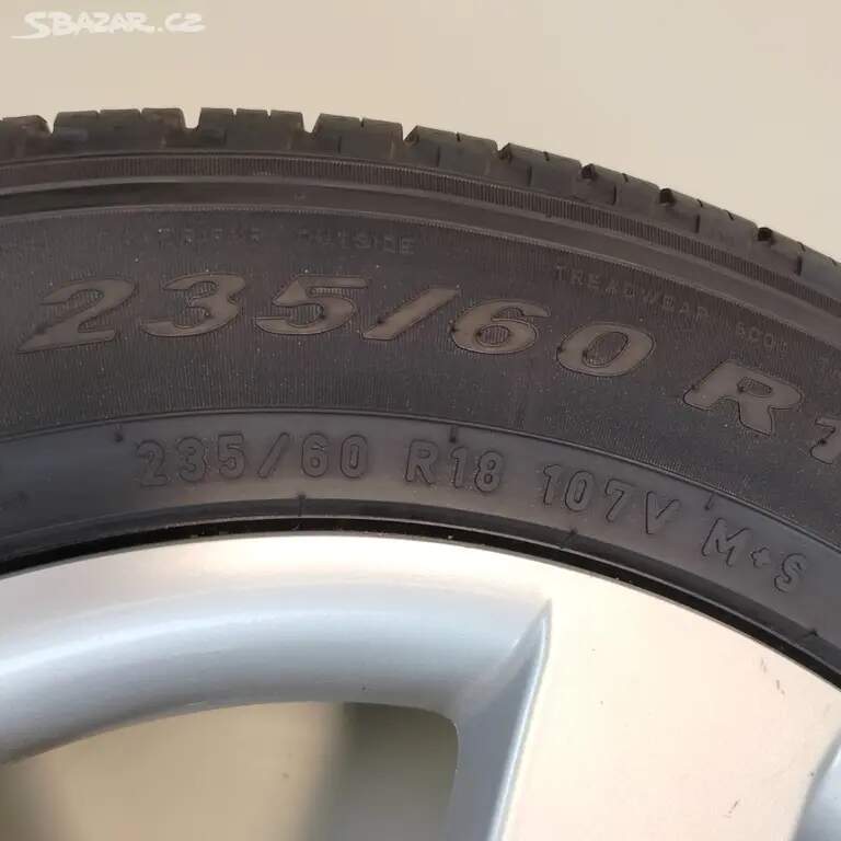 Celoroční sada kol na HYUNDAI Santa Fe 7Jx18" ET41 pneu PIRELLI 18"