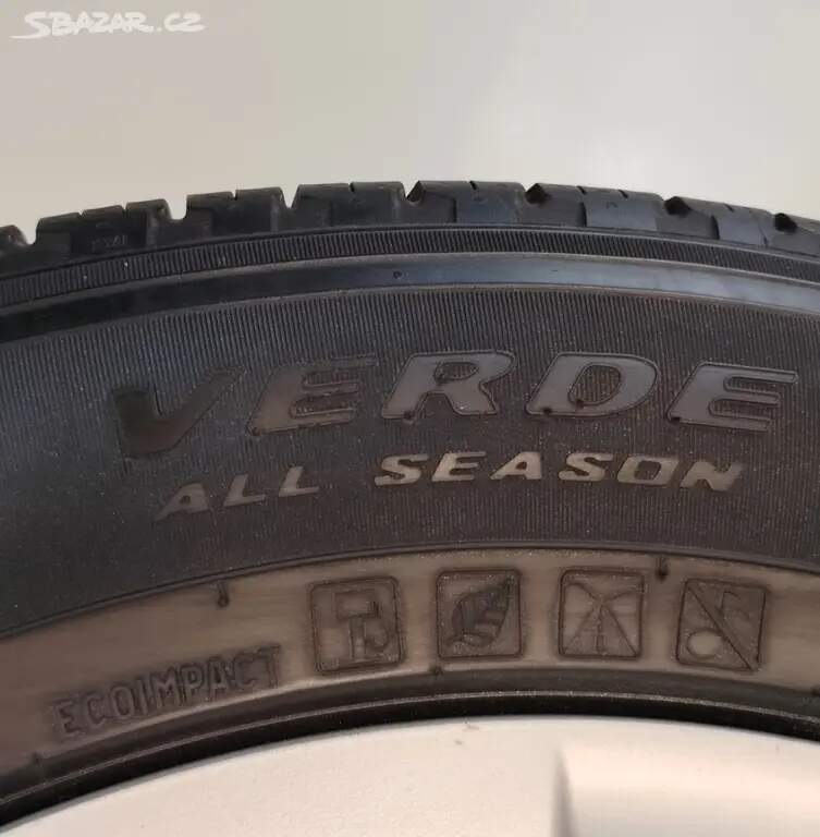 Celoroční sada kol na HYUNDAI Santa Fe 7Jx18" ET41 pneu PIRELLI 18"