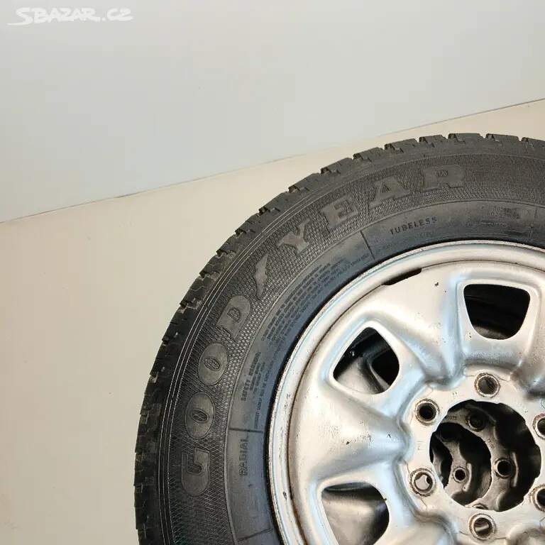 Zimní sada kol na TOYOTA Hilux 16" pneu GoodYear 16"C