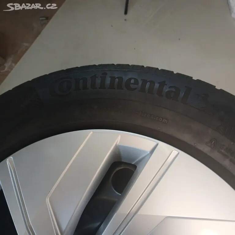 Zimní kola na VOLKSWAGEN/ŠKODA 8Jx18" ET45 pneu CONTINENTAL Winter Contact TS850P R18