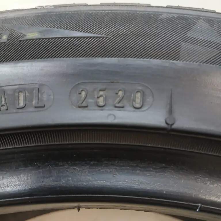Zimní pneu NEXEN 225/45 R17 94 V