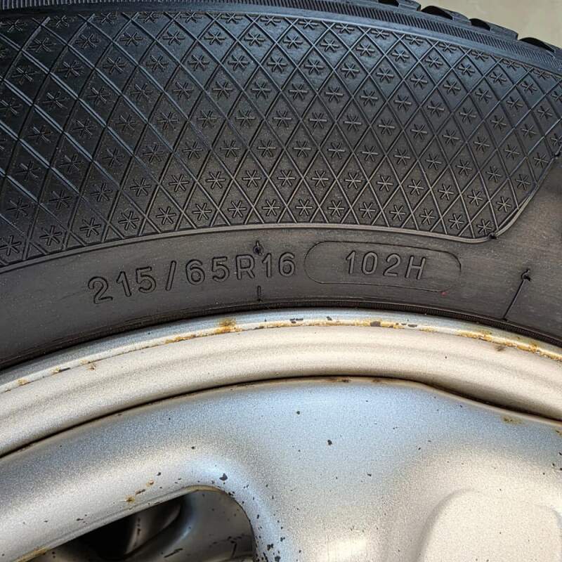 Originální disky na DACIA Duster 16" s pneu Kléber