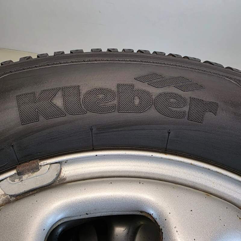 Originální disky na DACIA Duster 16" s pneu Kléber