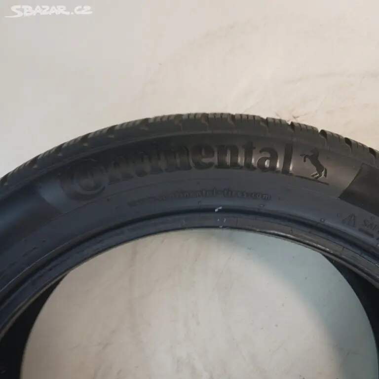 Zimní CONTINENTAL 235/50 R19 99V