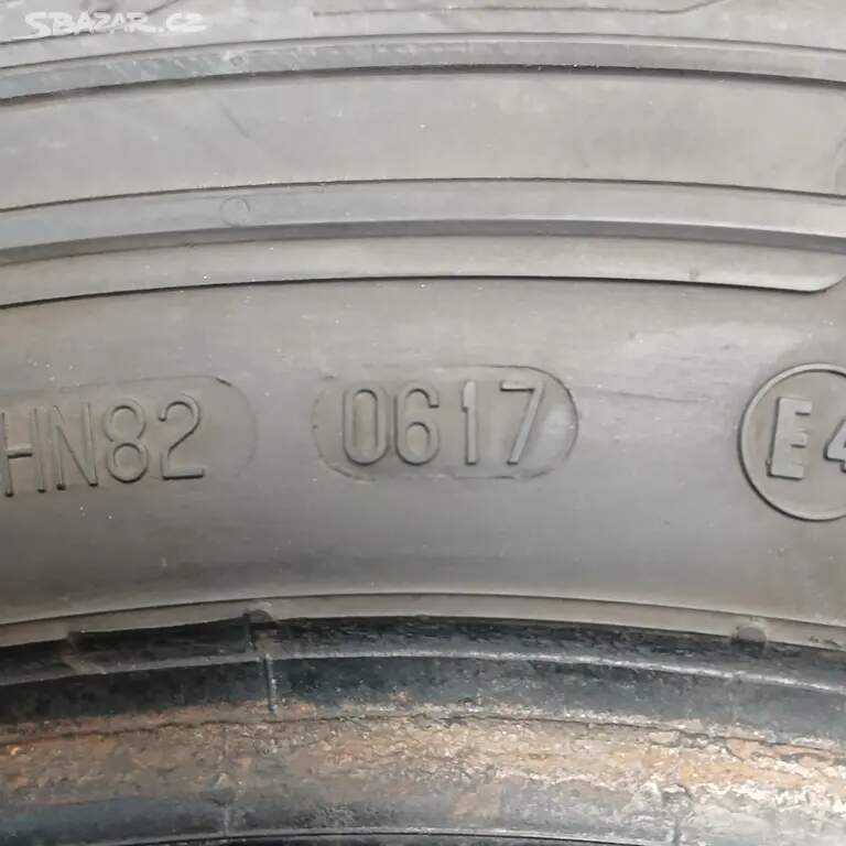 Letní pneu CONTINENTAL 215/65 R16C 109/107 R