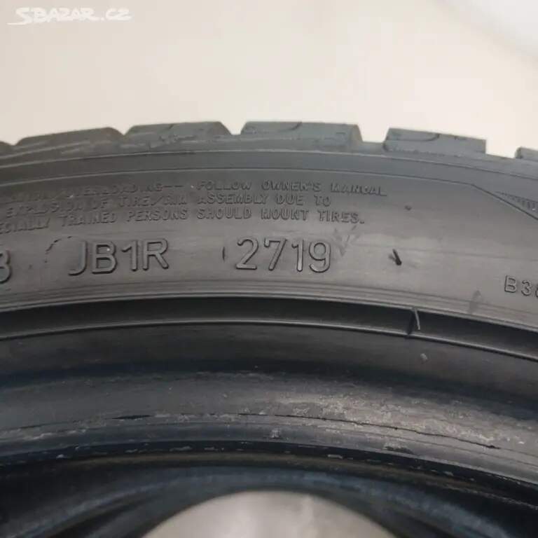 Zimní pneu GOODYEAR 205/40 R18 90H