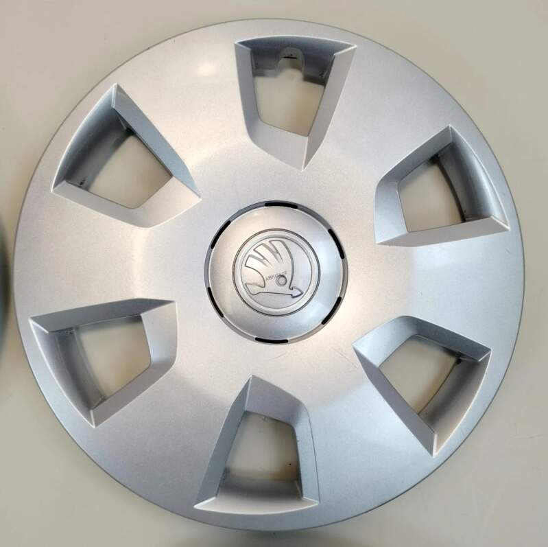 Originální poklice Škoda 15"