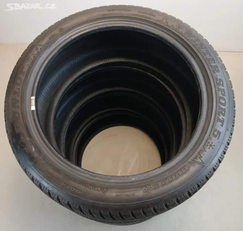 Zimní pneu DUNLOP 235/45 R18 98V