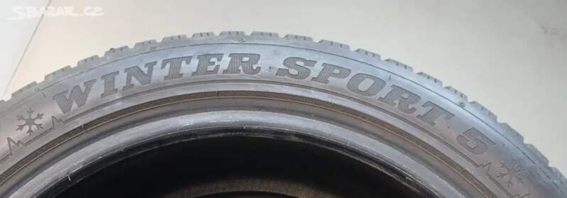 Zimní pneu DUNLOP 235/45 R18 98V