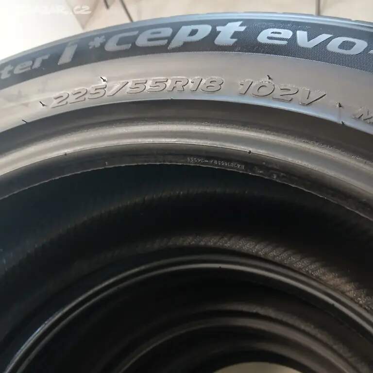 Zimní pneu HANKOOK 225/55 R18 102 V