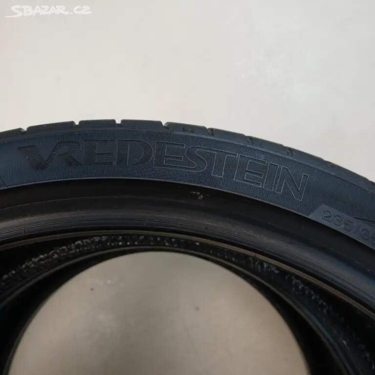 Letní pneu VREDESTEIN 235/35 ZR20 92 Y
