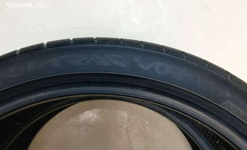 Letní pneu VREDESTEIN 235/35 ZR20 92 Y